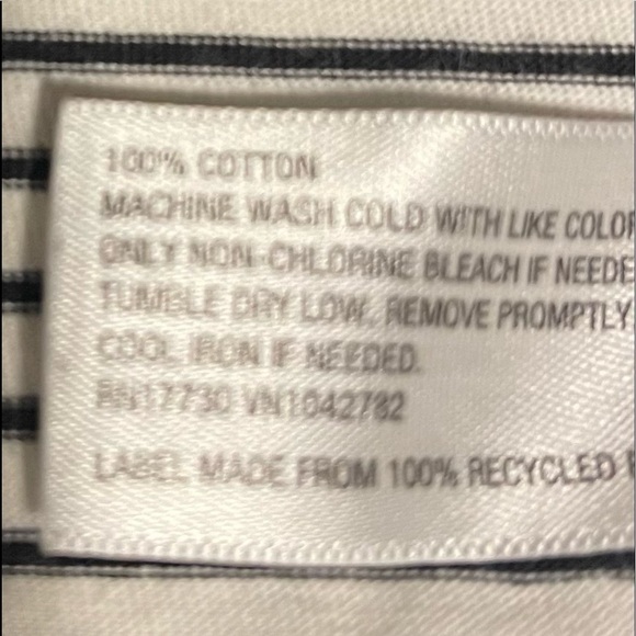 WILD fable white and black striped crop top
Size XL - Picture 6 of 8